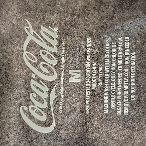 ● Coca-Cola Polar Bear Sweatshirt | Medium | EUC - Picture 4 of 10
